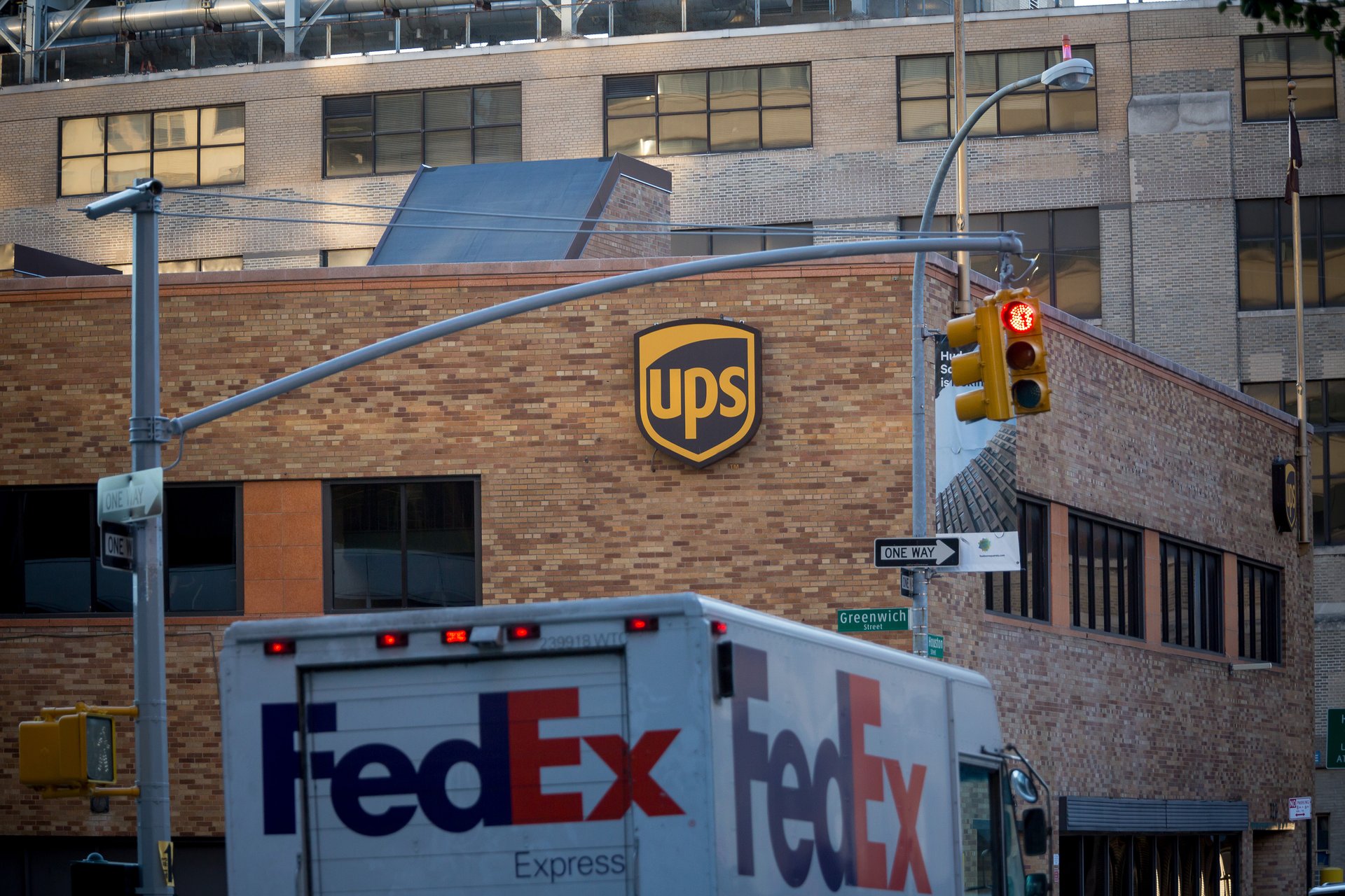 FedEx and UPS File Tariff Refund Claims for Their Clients