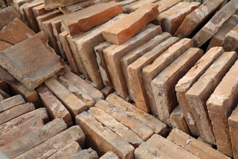 [China Xiamen] Bricks ‘Intruding’ into Ceramic Tiles: Why Were 2,068 Red Bricks Detained?