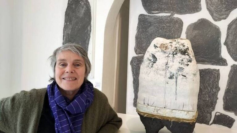 [France Morlaix] Exhibition in Morlaix: The Powerful and Sensitive Universe of Artist Claire Beillard