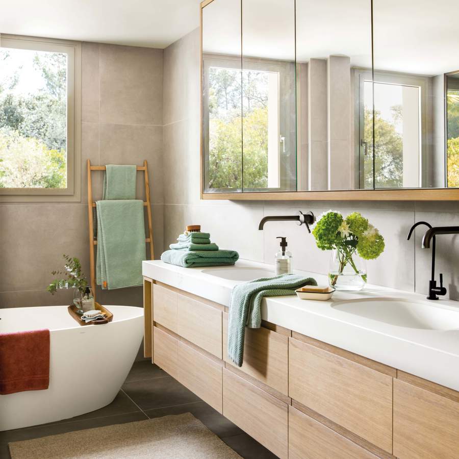 Bathroom Trends for 2025: 5 Things Staying and 5 Things We're Saying Goodbye To
