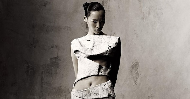 [China Jingdezhen] Have You Ever Thought of Wearing a Dress Made Like a Porcelain Vase?