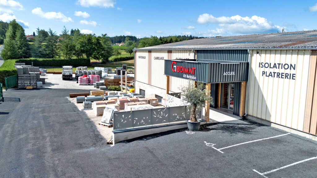 © DR - Un nouveau point de vente de matériaux de construction, baptisé Gedimat alti matériaux, s'est installé à Sainte-Sigolène (Haute-Loire).