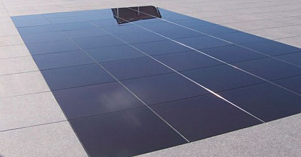 suelo fotovoltaico transitable