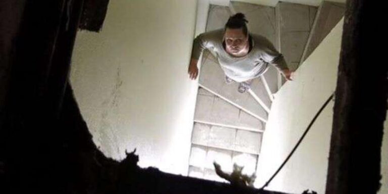 [France Poitiers] Poitiers: Shower Cabin Collapses and Falls Four Meters Down