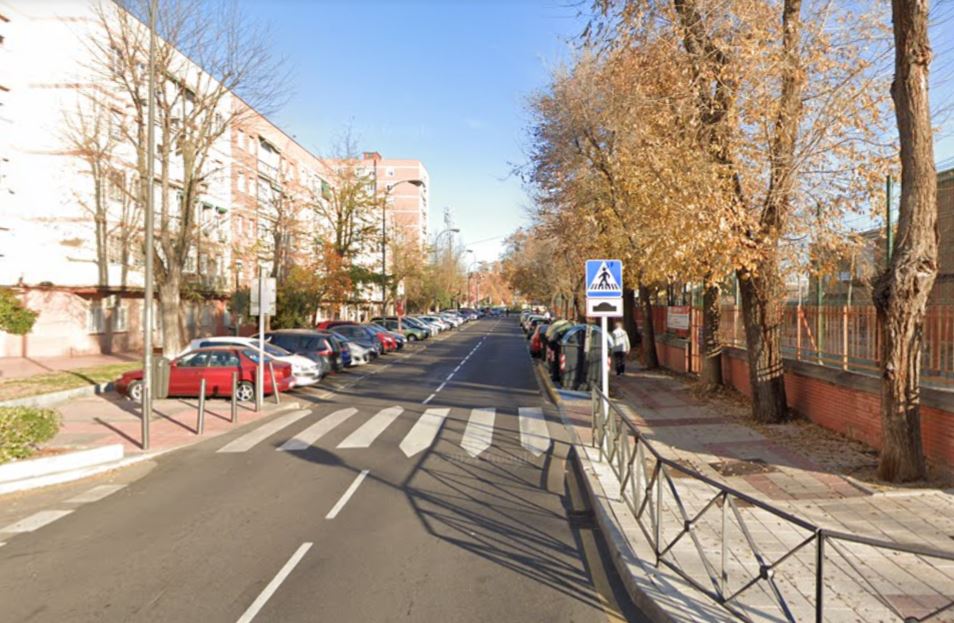 Sidewalk Renewal Work Begins on Vascongadas Avenue